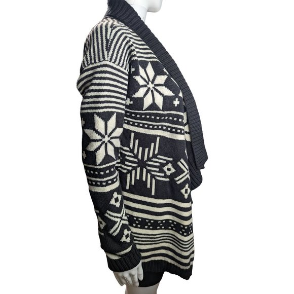 Express Black & White Snowflake Waterfall Cardigan Merino Wool Blend sz M - Picture 3 of 9